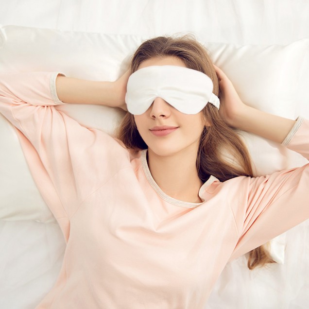 Two Piece Silk Gift Set Ivory Pillowcase & Eye Mask UK for Sale Two Piece Silk Gift Set Ivory Pillowcase & Eye Mask UK for Sale