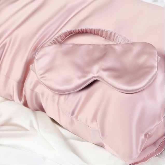 Two Piece Silk Gift Set Suede Rose Pillowcase & Eye Mask UK for Sale Two Piece Silk Gift Set Suede Rose Pillowcase & Eye Mask UK for Sale